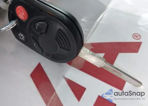 2014 Ford Focus Se z USA, uszkodzony, nr VIN 1FADP3F28EL227732